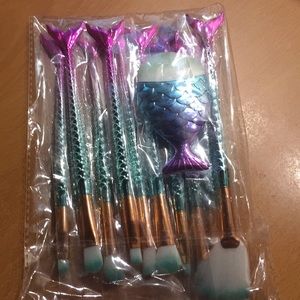 11 piece mermaid brush set